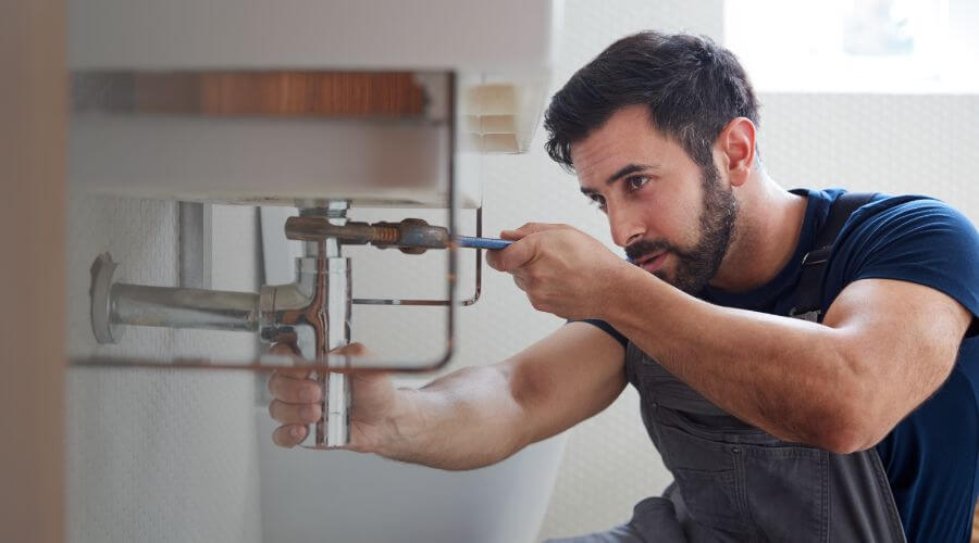 Sink faucet replacement in Muncie, IN